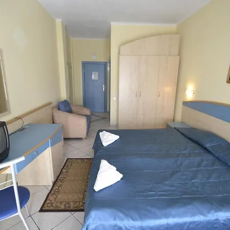 Dana Palace מלון