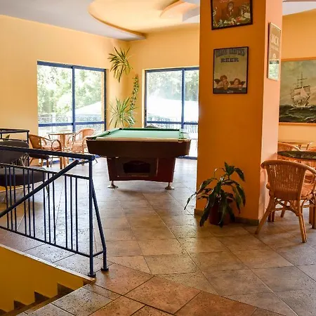 Dana Palace מלון