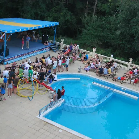 Dana Palace מלון